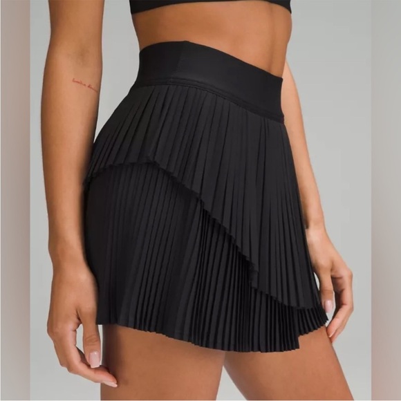 Lululemon Tiered Pleats High-Rise Tennis Skirt Black - Picture 2 of 8